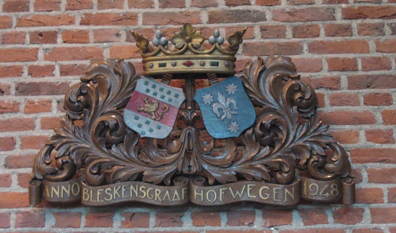 File:Bleskensgraaf en Hofwegen3.jpg